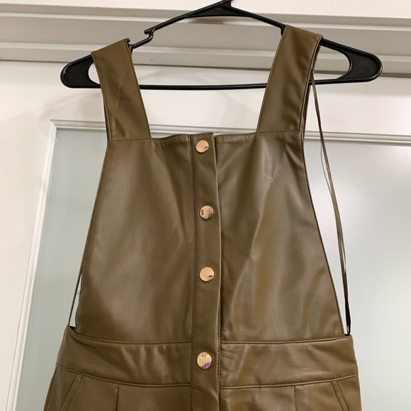NWT! Zara Faux Leather Long Jumpsuit. Color Khaki. Size: XS. Gold Snap Buttons - Picture 7 of 16